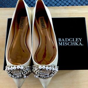 Badgley Mischka Cream Pearl Flats